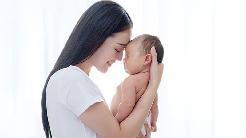 满月发汗，宝宝真的需要吗？正确做法解析**